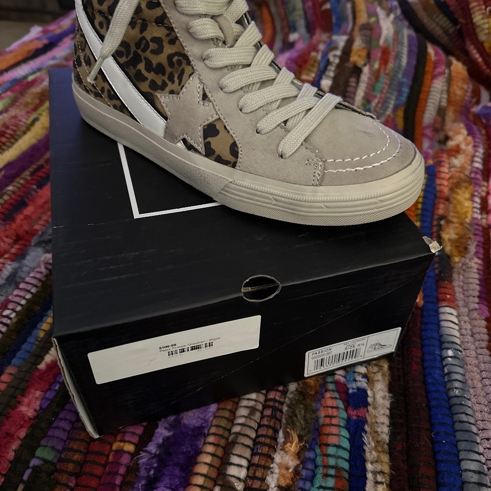 Women’s shoes